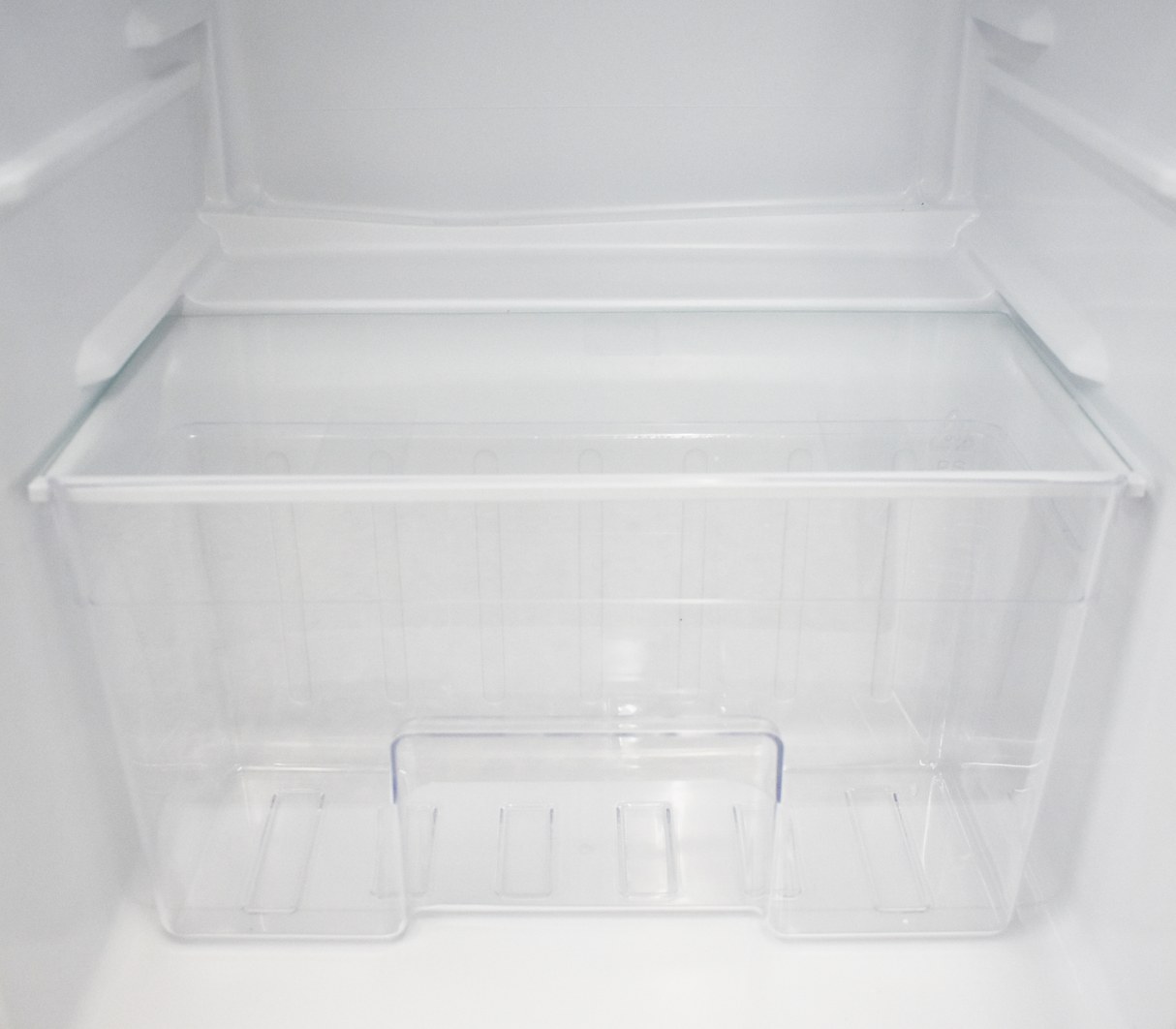 Nevera ejecutiva 93 litros con escarcha 110V Negra GPlus