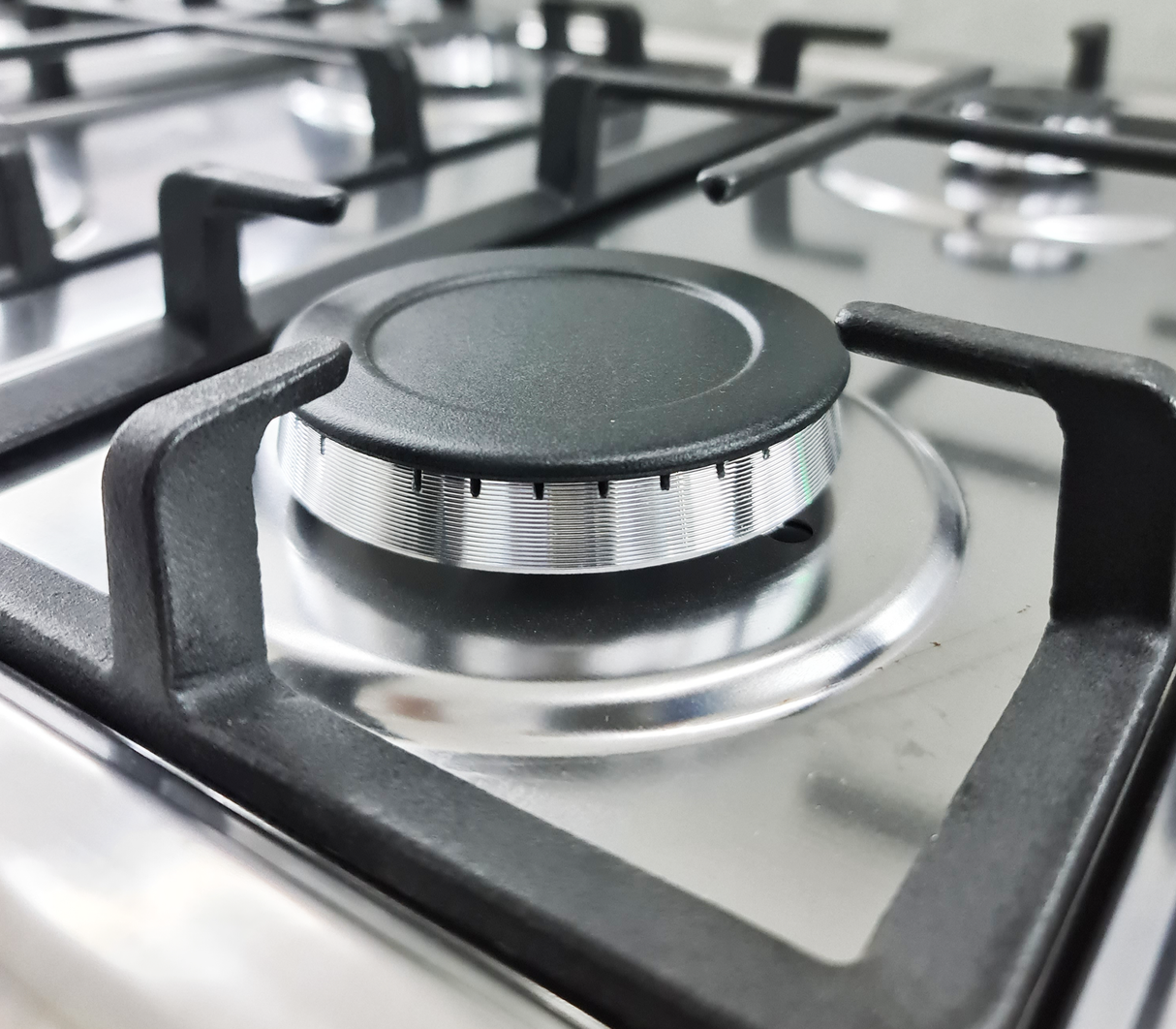 Cocina a gas Agata Plus 4 hornillas con tapa de vidrio parrilla gruesa Silver Mystic