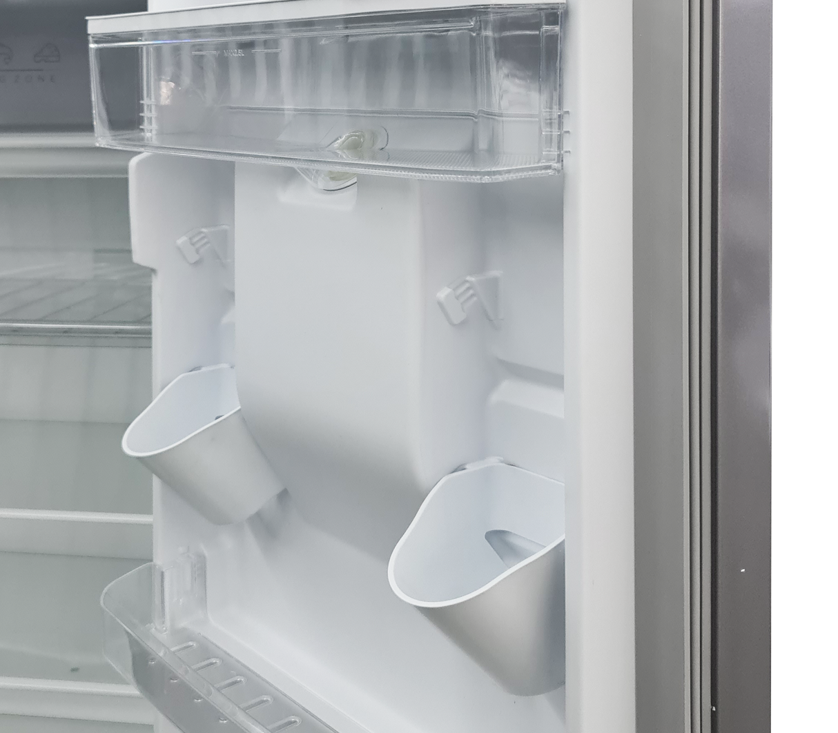 Nevera c/dispensador 187lts gris Frigilux