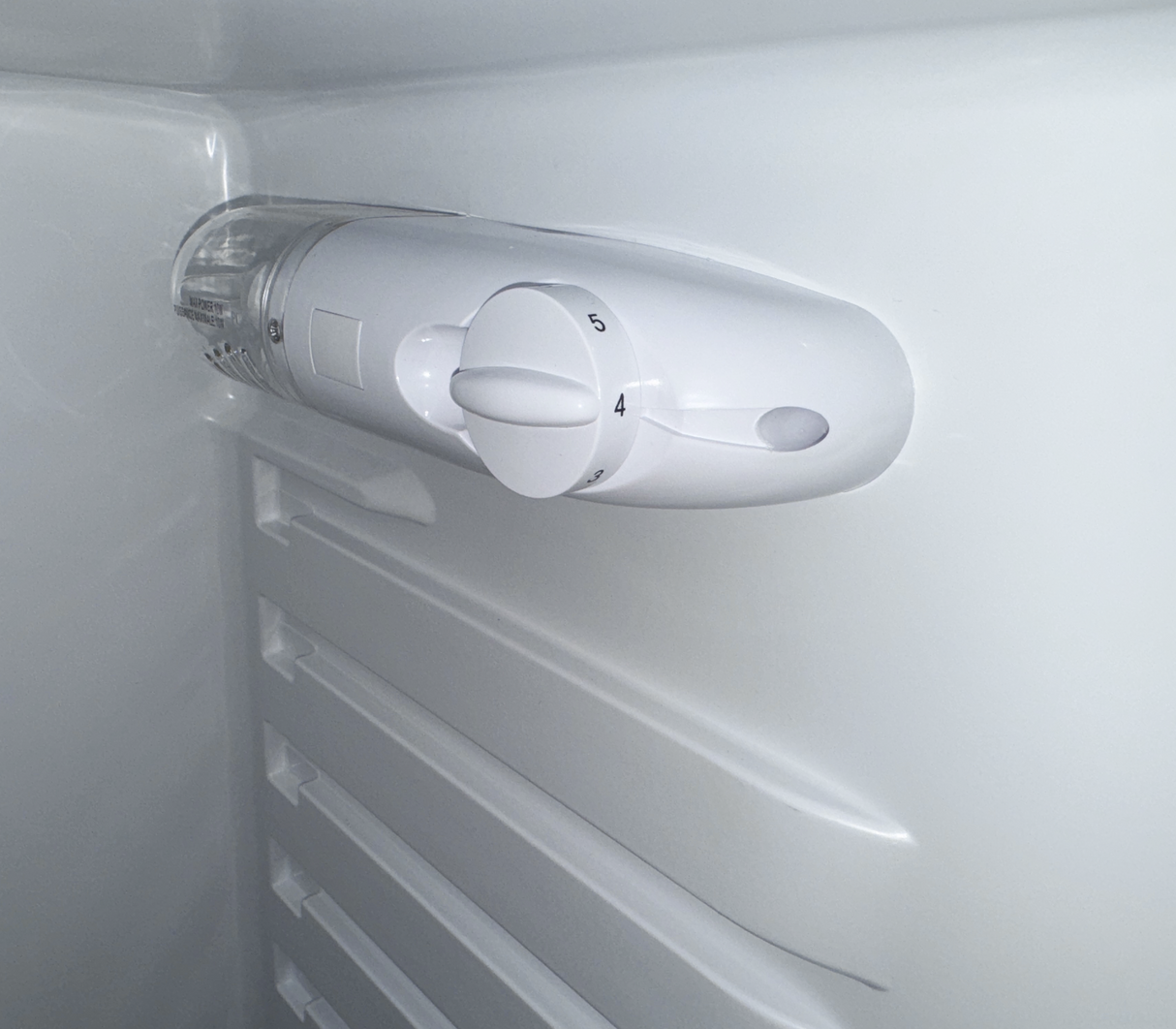 Nevera 2 puertas 7.2" 192lts negra Royal