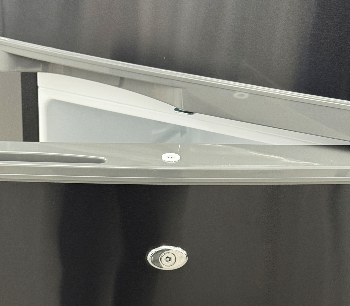 Nevera 2 puertas 7.2" 192lts negra Royal