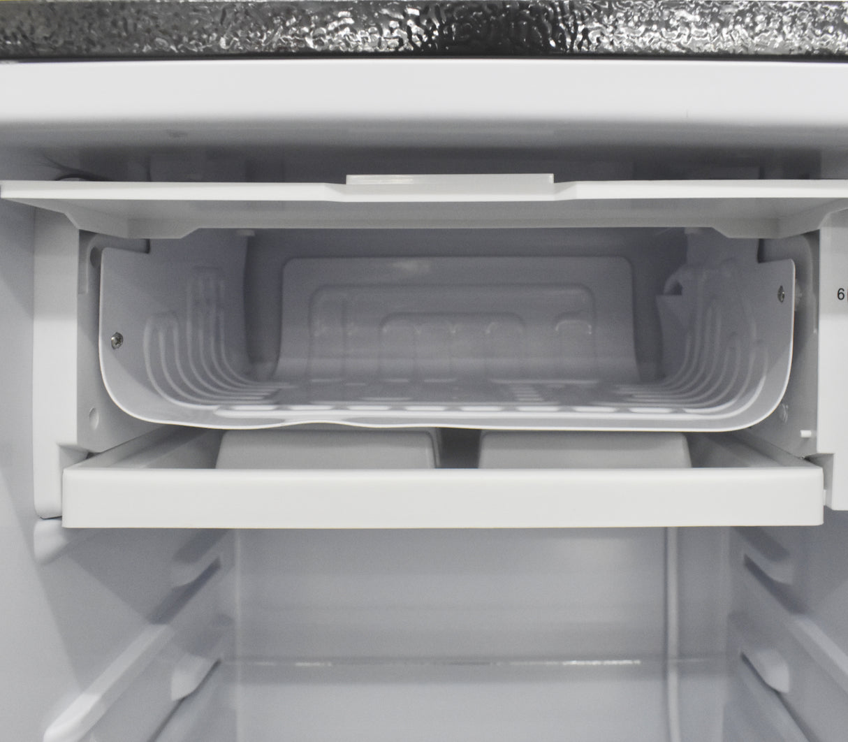 Nevera ejecutiva 1 puerta 92 litros Silver Sj Electronics