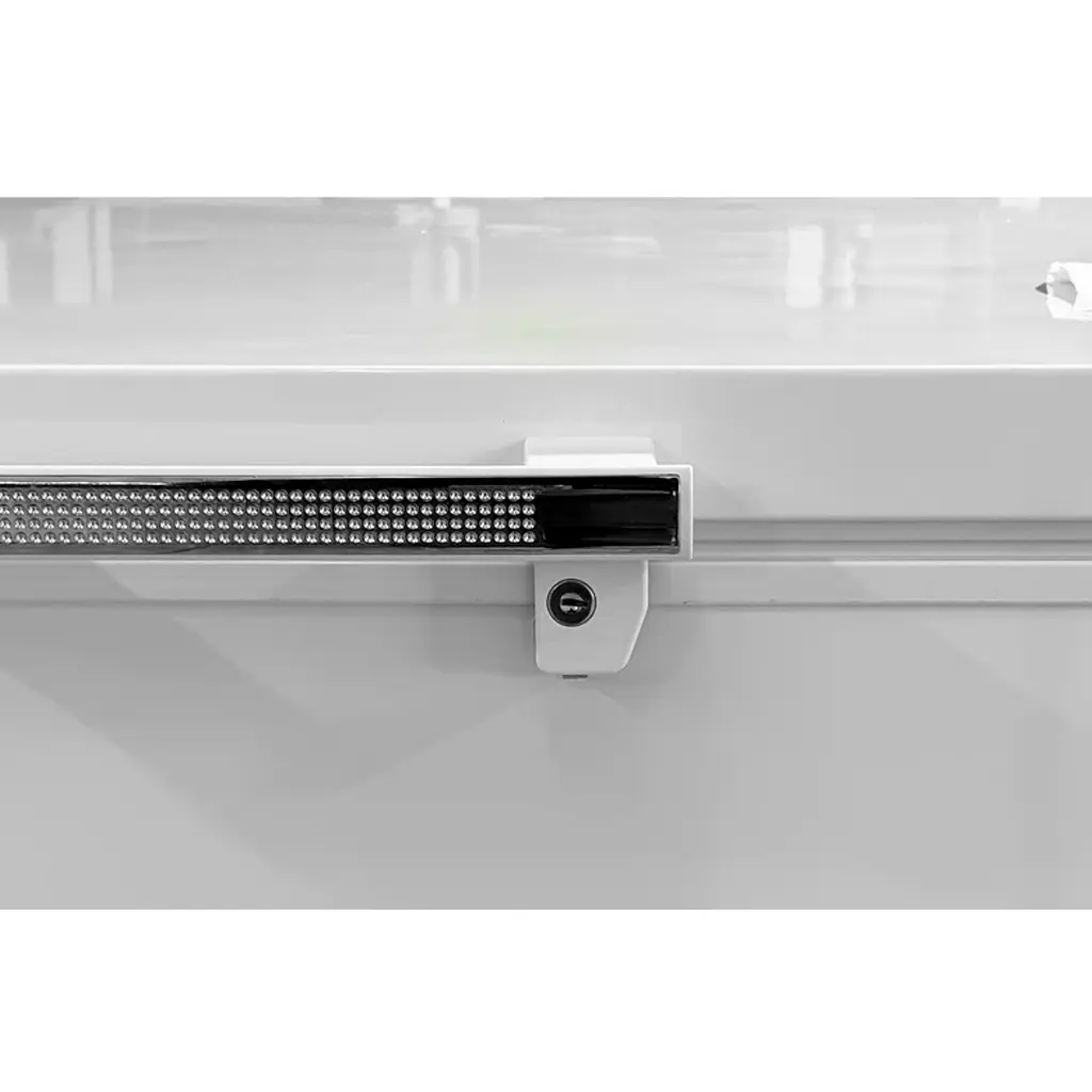 9. Congelador horizontal 720 litros blanco jaguar.webp